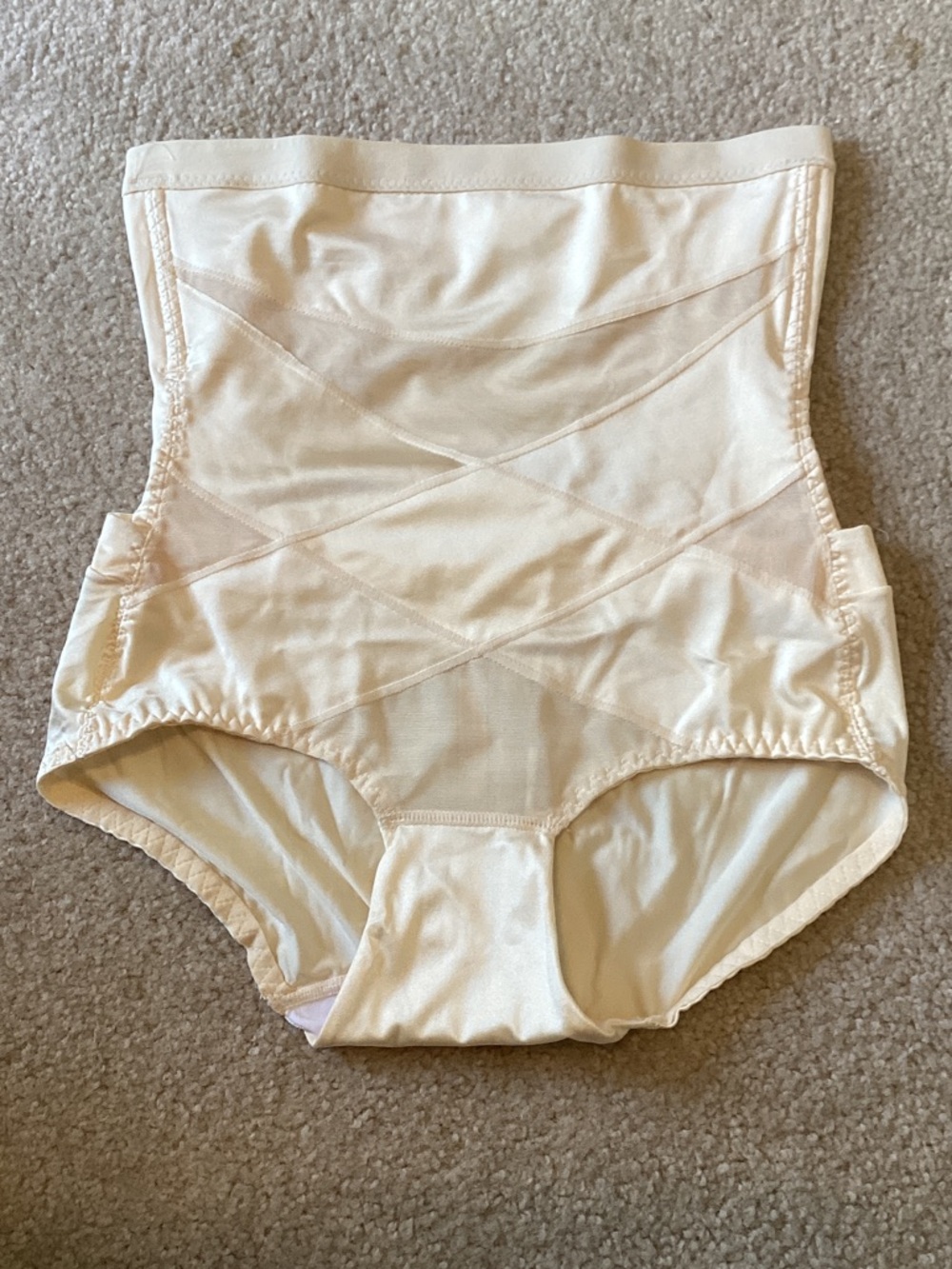 Women’s High-Waist Shaping Briefs in Cream